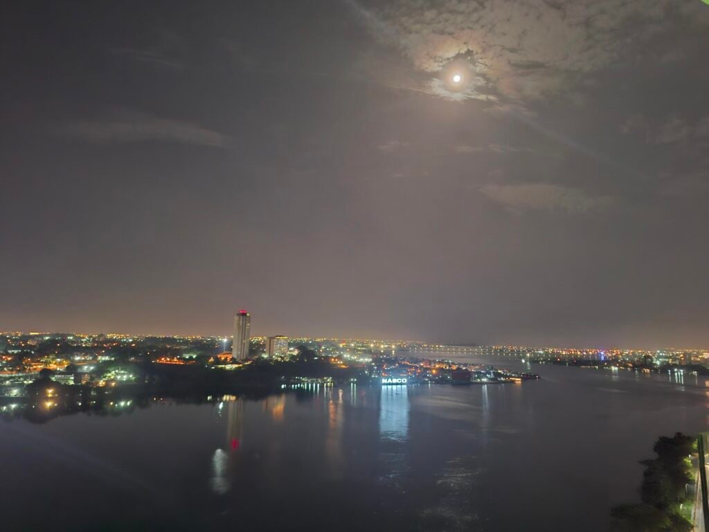 Abidjan-la-capitale-economique-de-la-Côte-dIvoire-plateau