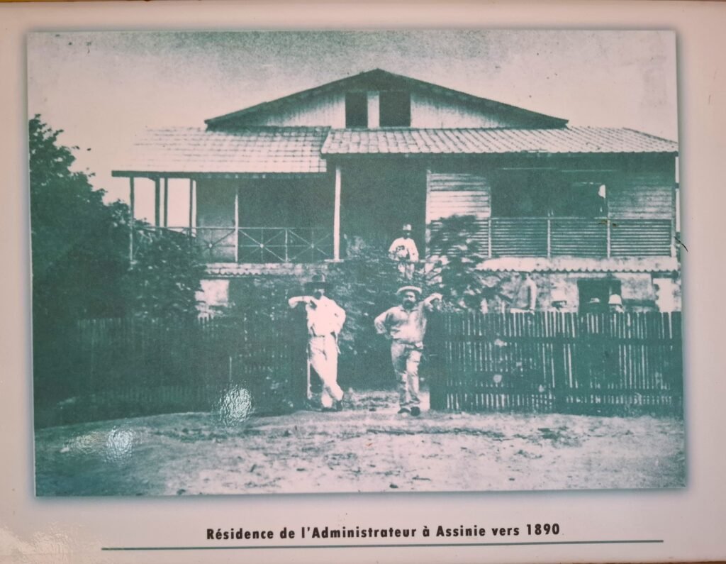 [:fr]Assinie-Côte d’Ivoire-Plages-de-rêve-et-activités-clés-visiter-musee-aniaba[:]