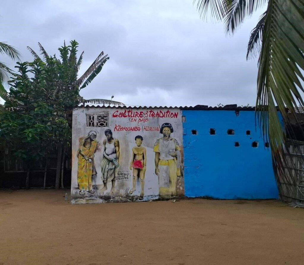 Œuvre de street art colorée sur un mur à Jacqueville