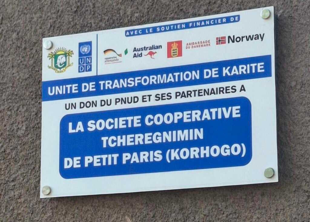 [:fr]Korhogo-Guide-Voyage-2025-Culture-et-Sites-Incontournables-tisserands-kapele-cooperative-paris-korhogo[:]