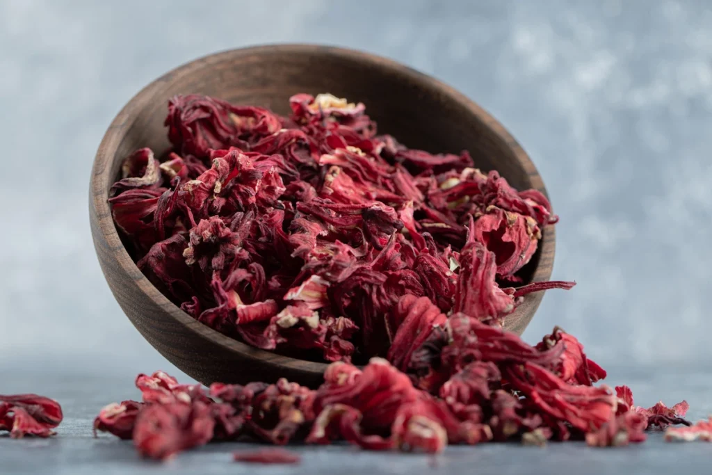 Jus-de-bissap-recette-traditionnelle-et-bienfaits Fleurs d’hibiscus séchées