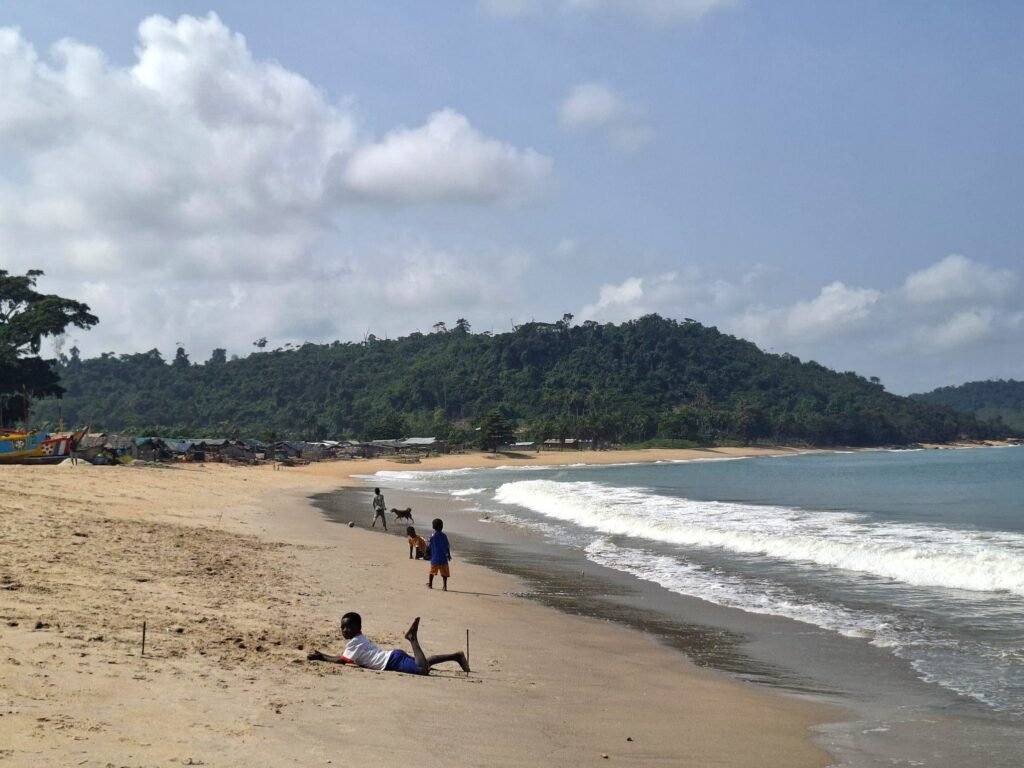Sassandra-plages-sauvages-et-histoire-unique-plage-monogaga Sassandra-plages-sauvages-et-histoire-unique-plage-monogaga