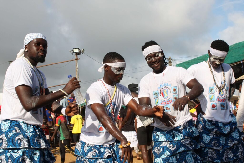 Abissa-à-Grand-Bassam-fête-culturelle-incontournable-programme-officielle-abissa-2025-danceurs-2