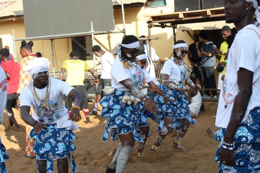 Abissa-à-Grand-Bassam-fête-culturelle-incontournable-programme-officielle-abissa-2025-danseurs