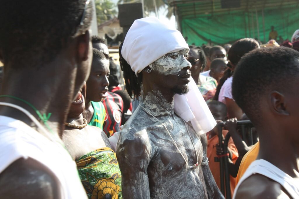 Abissa-à-Grand-Bassam-fête-culturelle-incontournable-importance-culturelle-costume