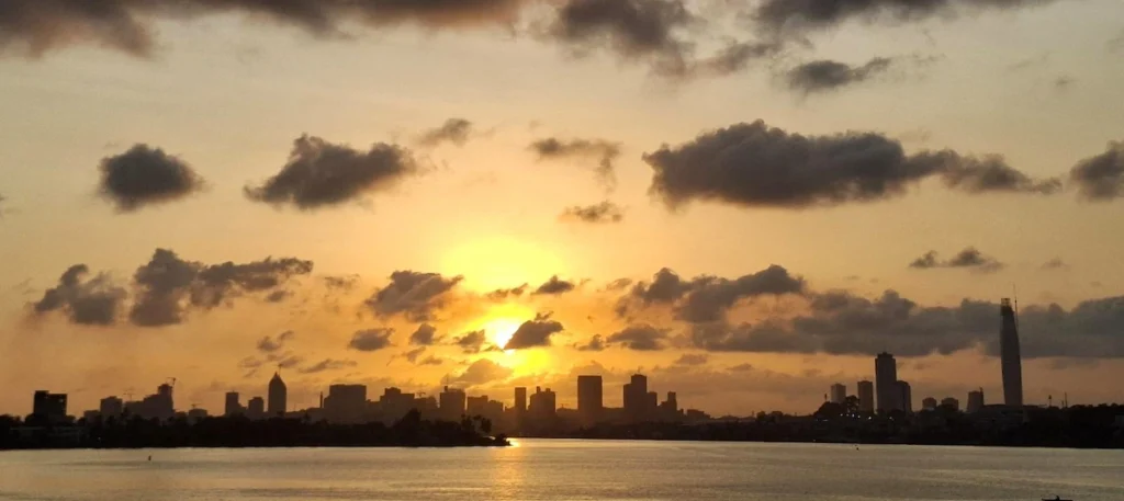 location-voiture-abidjan-sunset