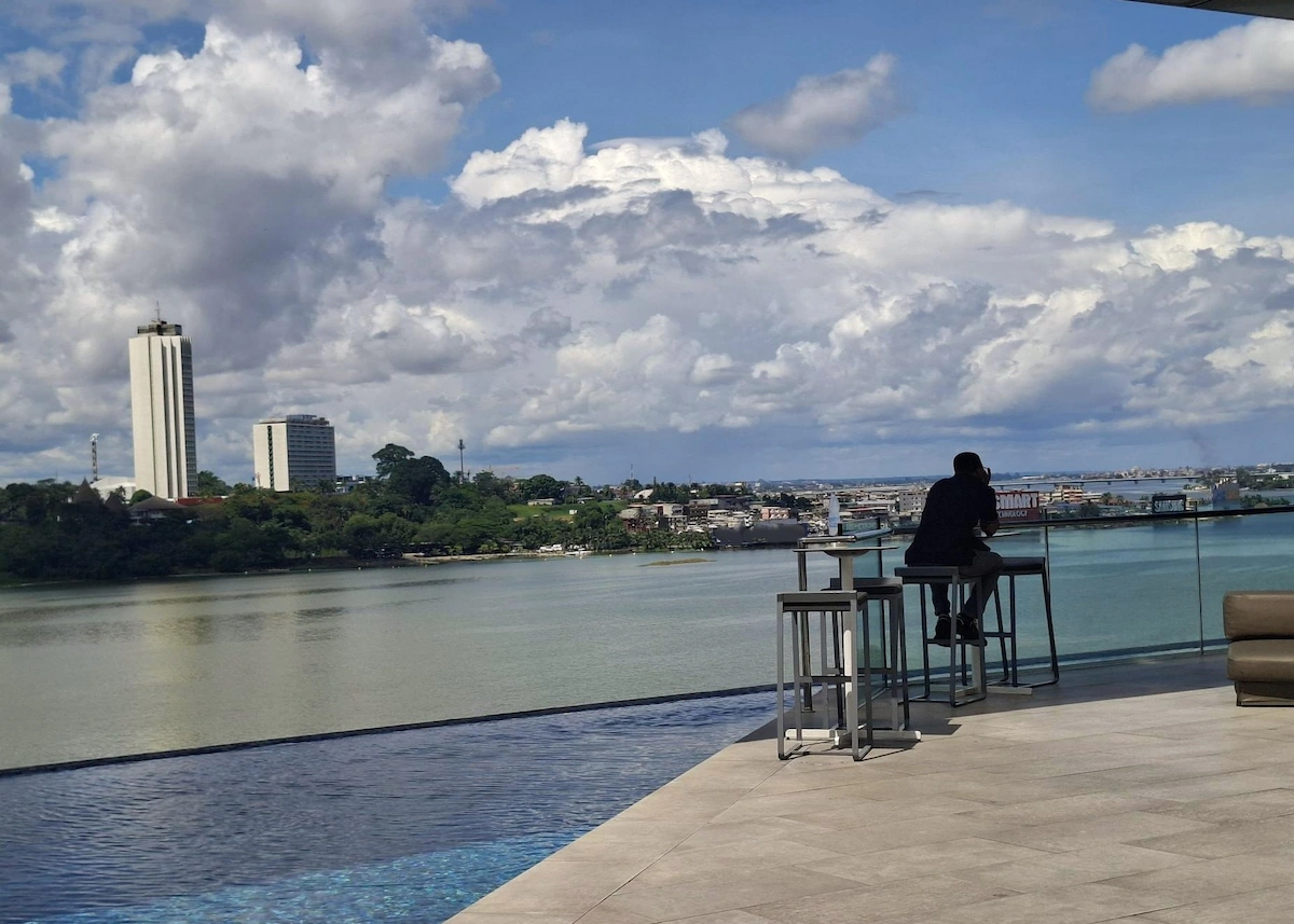 Vue lagune Abidjan Côte d'Ivoire